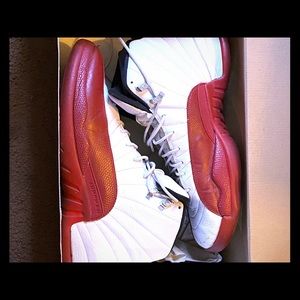 Air Jordan Retro 12 sz 14 white/red